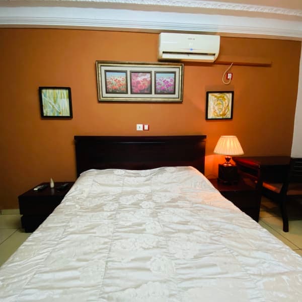 CHAMBRE MODERNE EN CENTRE-VILLE